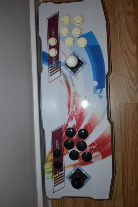 Konsola arcade do TV – klasyczne gry, wszystko sprawne