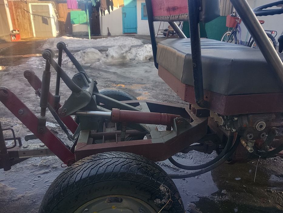 Продам саморобний повнопривідний трактор .