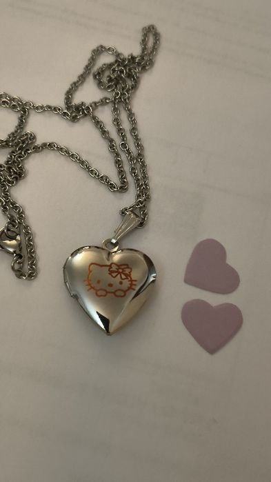 Colar coração abrir hello Kitty