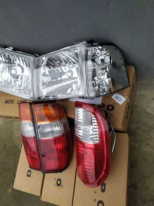 Ліхтар Фонарь,фара 
FORD RANGER Pick-up 06.99-06.06
