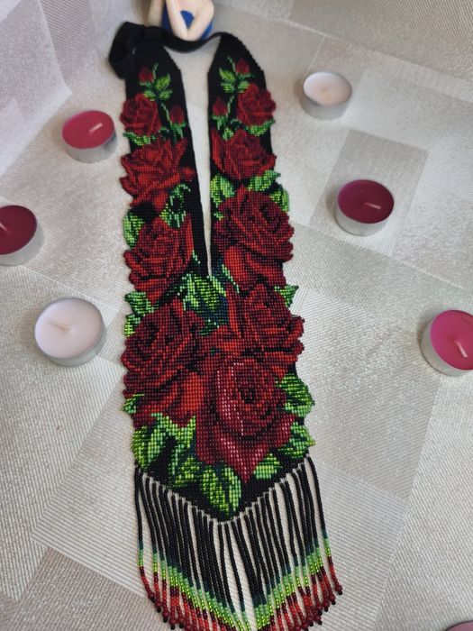 Гердан" Троянди" виконан з чеського бісеру ручна робота