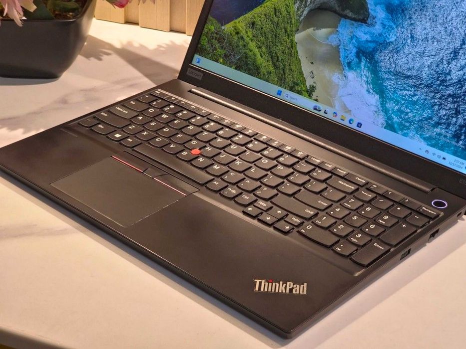 Lenovo Octacore 15.6" i5/16GB/385Nvme como novo