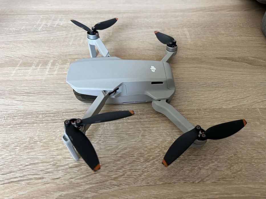 Dron DJI mini se2