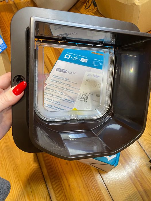 Klapka do drzwi dla kota SureFlap SUR001 brązowa z mikrochipem