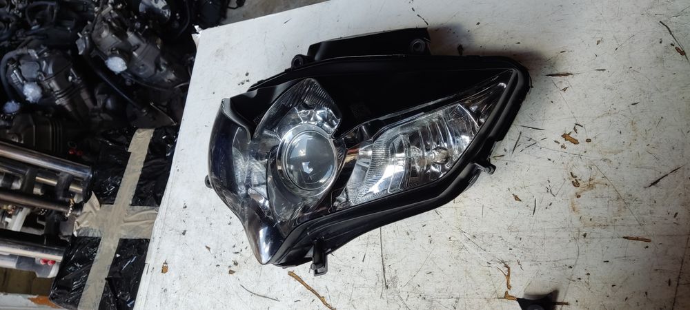 Suzuki GSX-R 750 k8 k9 L0 lampa 600