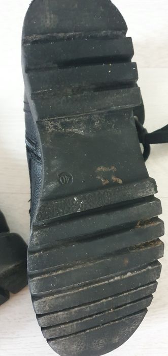 Sprzedam trapery damskie r.40