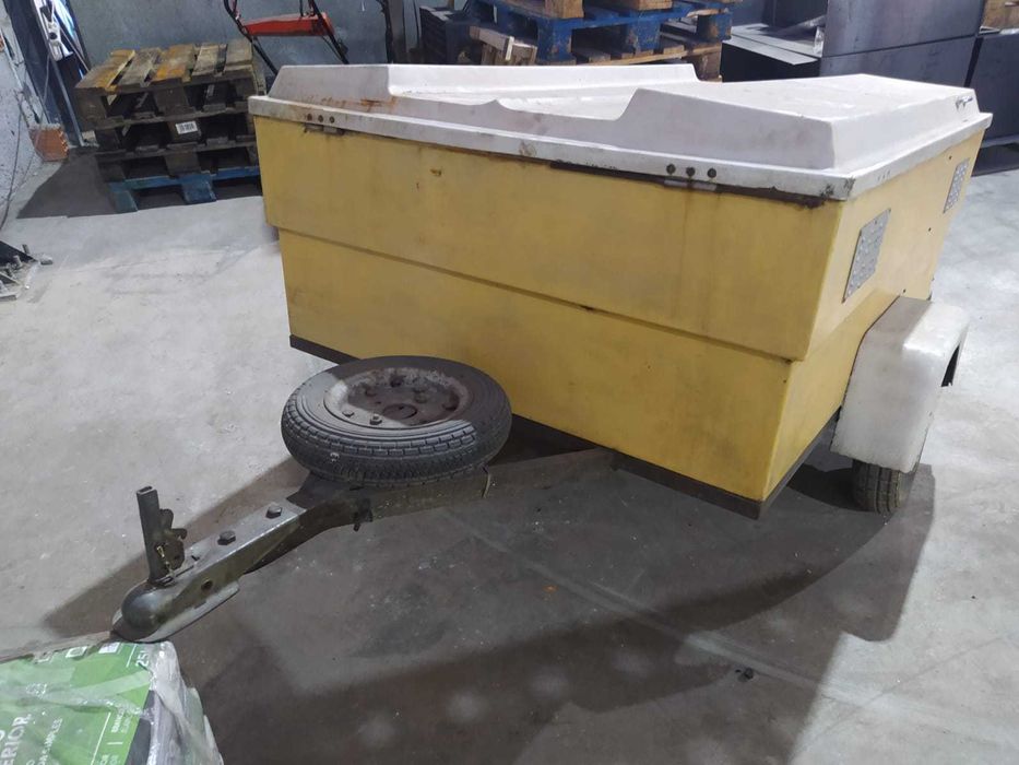 Atrelado em Fibra com Tampa