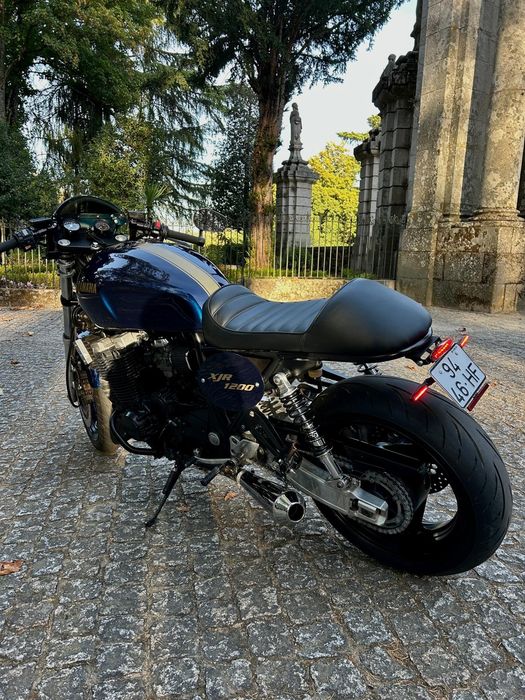 Yamaha XJR1200 cafe racer
