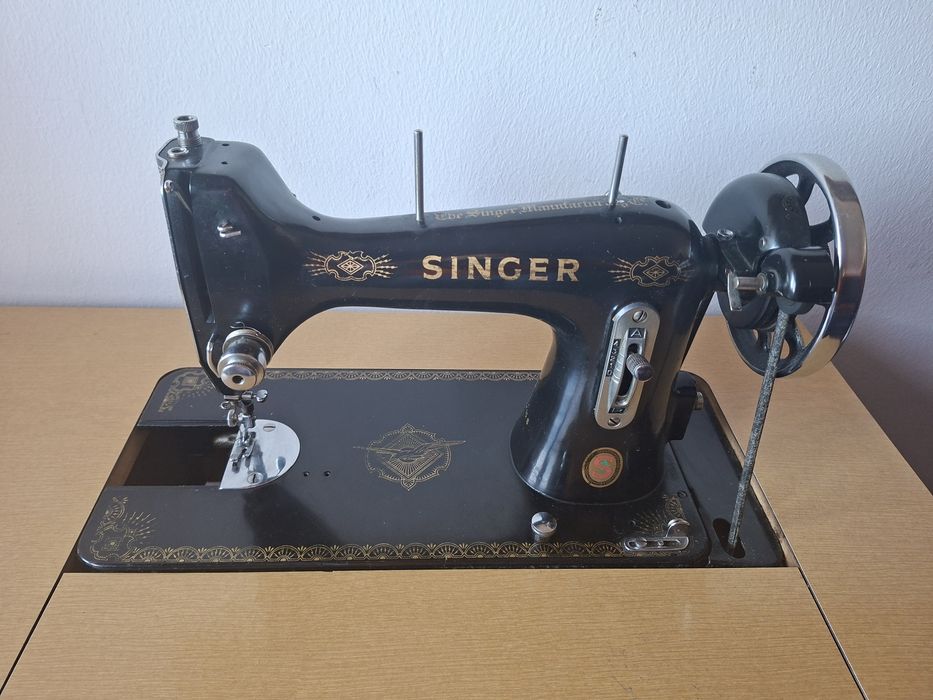 Máquina de Costurar Singer