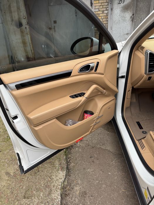 PORSCHE Cayenne 2014