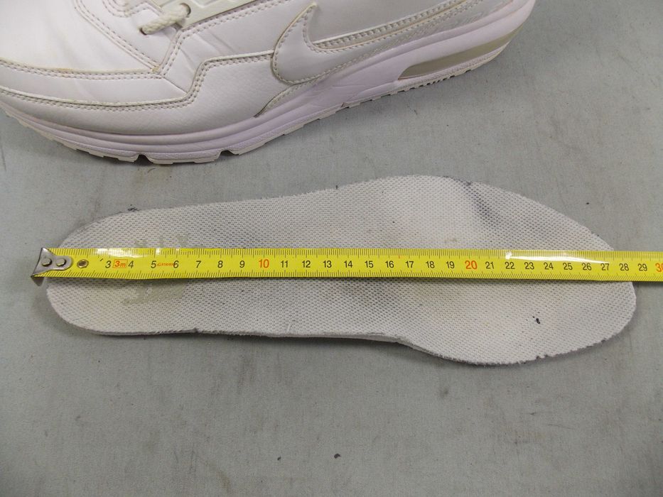 NIKE Air Max Ltd 3