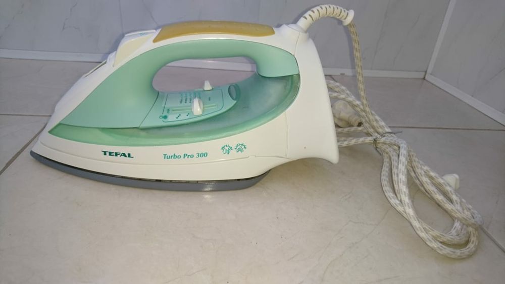 Утюг Tefal Turbo Pro 300 2700