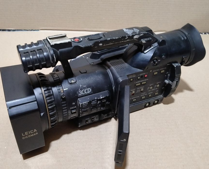 Відеокамера Panasonic AG-DVX100s