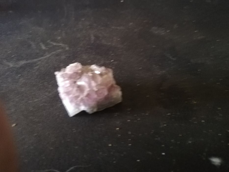 Minerais polidos. Jade, ametista, quartzo, etc.