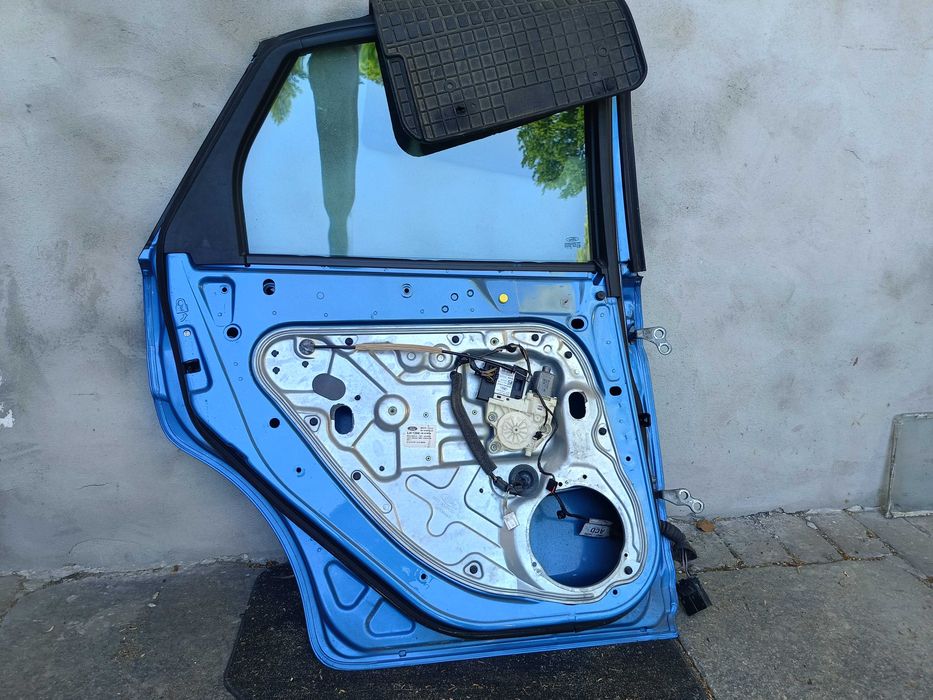 FORD Focus mk2 HB drzwi tylne lewe