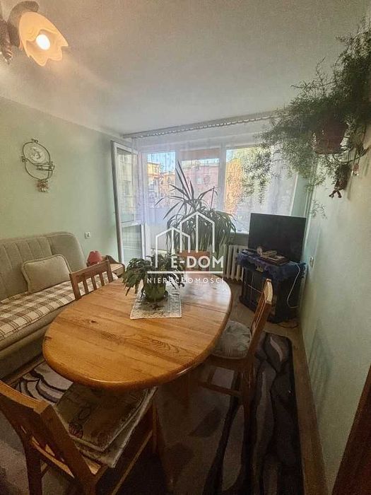 3 pokoje 47 mkw na I piętrze