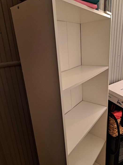 Biały regał Ikea Gersby
