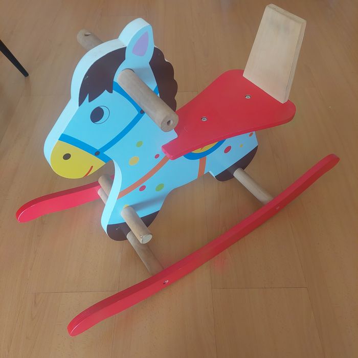 Cavalinho de baloiço em madeira