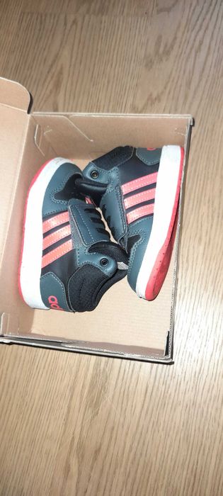 Buty Adidas r. 23 na rzepy + oryginalne pudełko