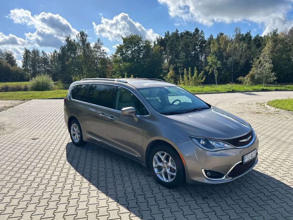 Chrysler Pacifica Chrysler Pacifica Turing L Plus .Zarejestrowana w bardzo dobrym stanie