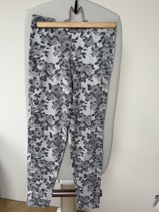 Spodnie legginsy rozmiar S CALZEDONIA szare w grafitowe róże