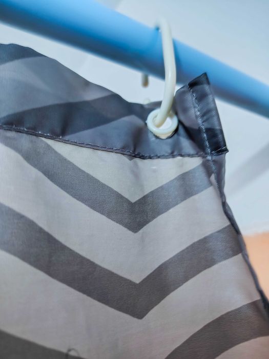 Шторка для душу сіра щільна з утяжувачем по низу JYSK