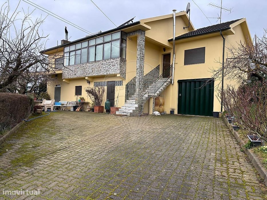 Moradia T5 para venda