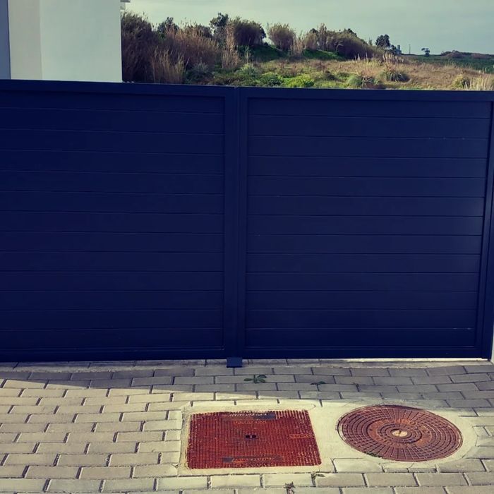 Fábrica de portões, gradeamentos, guardas de varanda em alumínio