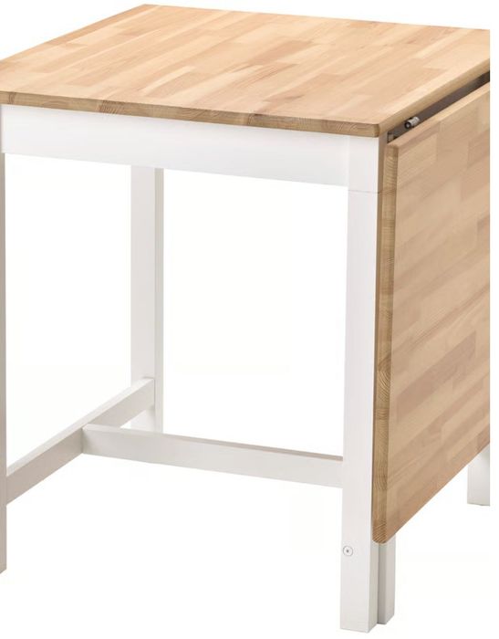 Mesa IKEA Piintorp Abas reabatív/pernas articuladas, na cor castanho claro com velatura.