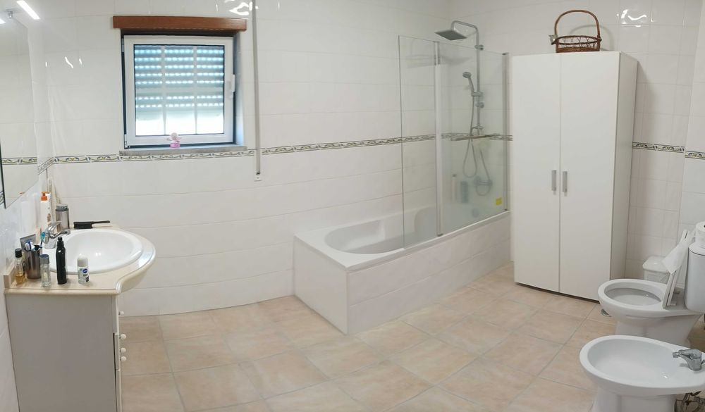 Vendo excelente moradia T4 a 5 minutos do centro da Lourinhã.