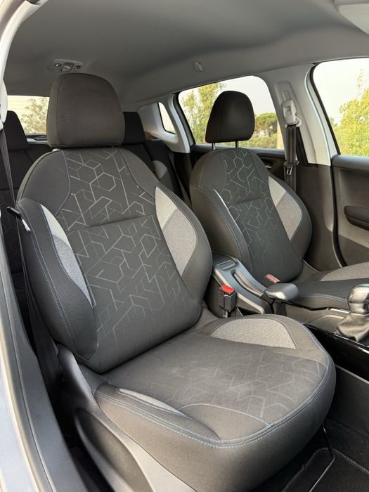 Peugeot 2008 Signature 1.5HDI (2019)
