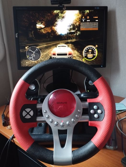 Продам руль з педалями.