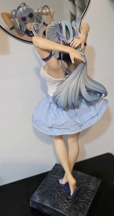 Figurka anime 44 cm.