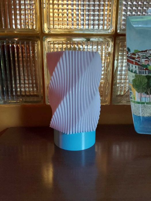 Candeeiro LED - Twisted Hexagon