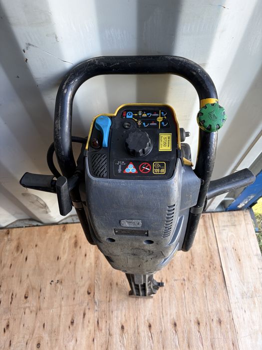 Atlas Copco Cobra PRO – młot spalinowy wyburzeniowy / do podbijania