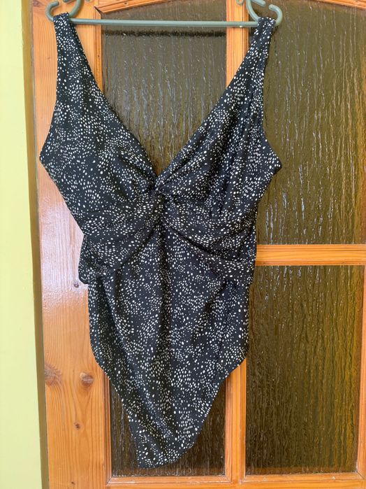 Закритий купальник розмір 16