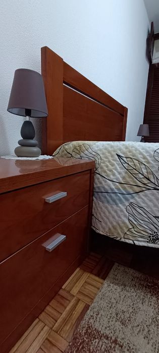 Quarto de Casal (Cama, Colchão e Mesas de Cabeceira)
