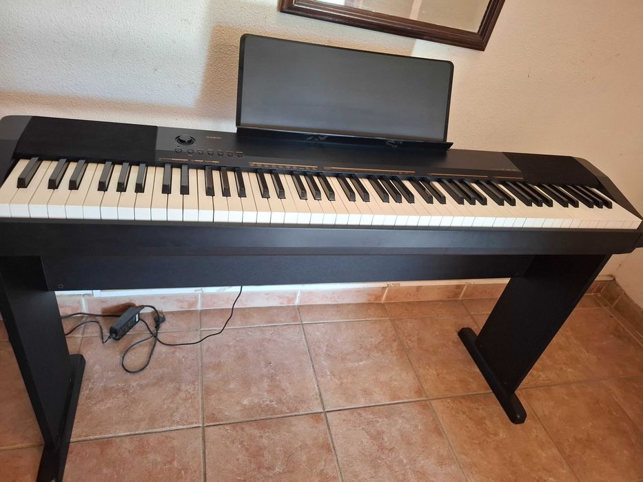 Piano Casio CDP130 (acompanha o móvel)