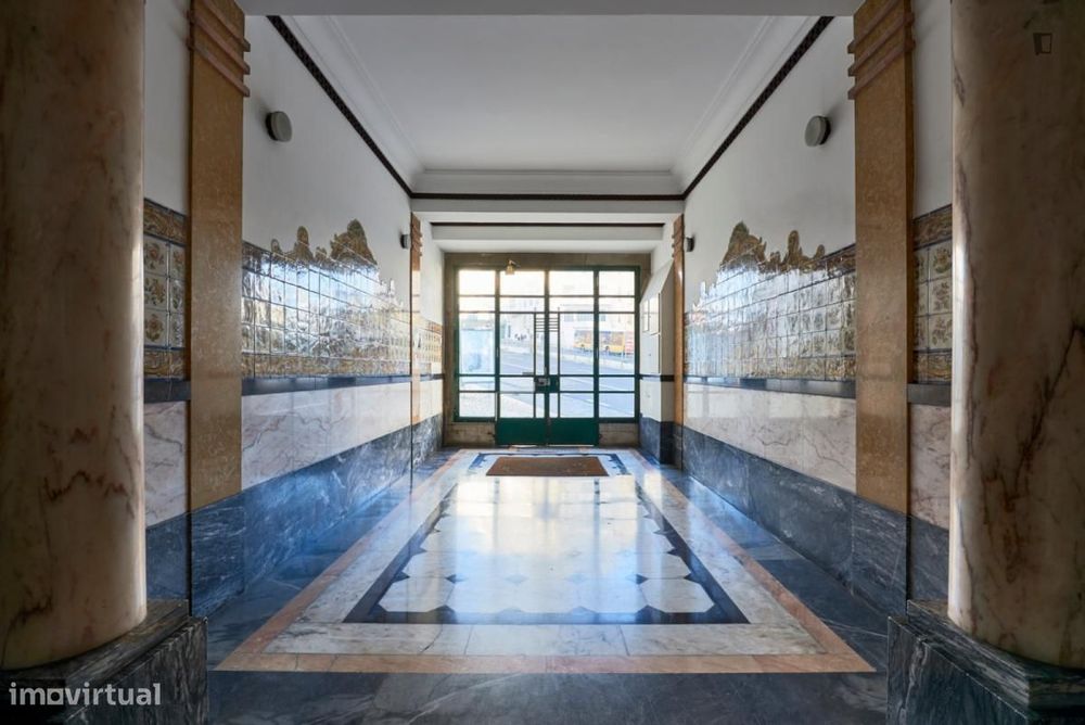 Quarto - localizado em Marquês de Pombal Lisbon