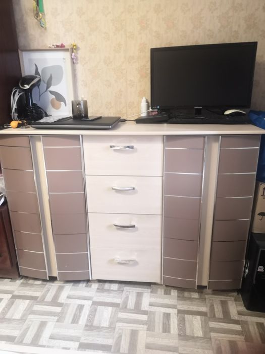 Срочно віддам спальний гарнітур