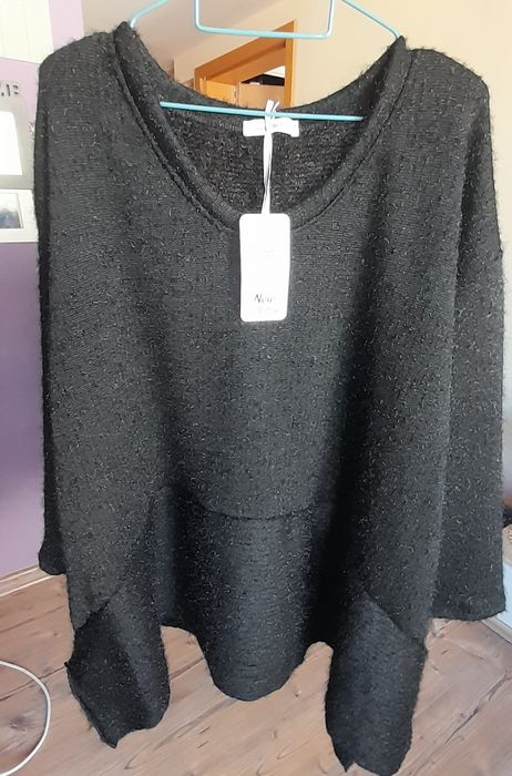 Nowy duży sweterek News Collection czarny połyskujący
