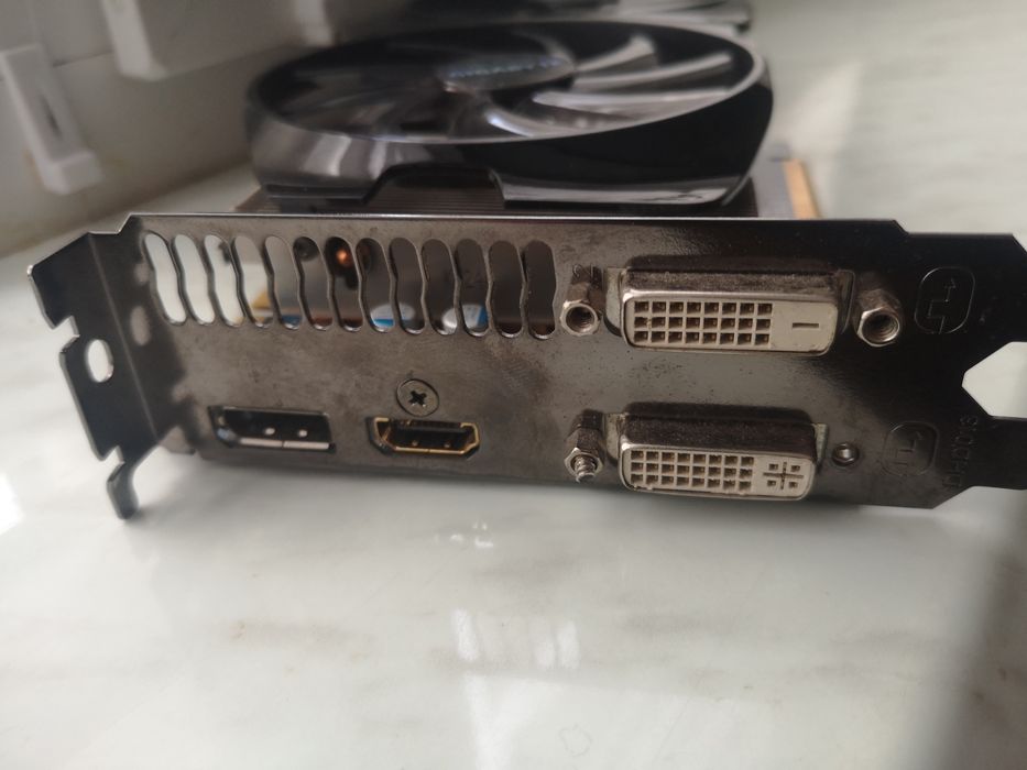 Відеокарта не робоча GigaByte PCI-E GeForce GTX660 Ti 2GB DDR5 (GV-N66