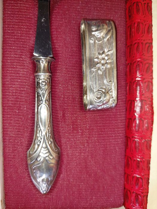 Conjunto em prata com elegante caixa original