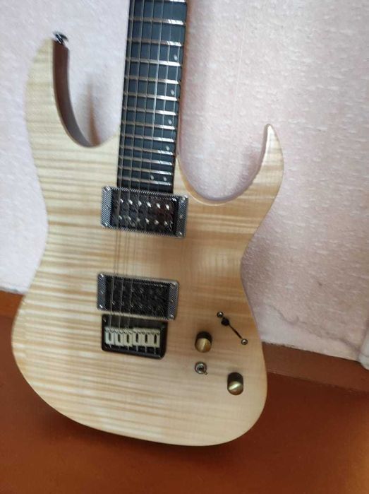 Электрогитара ручной работы | Чехия, 2024