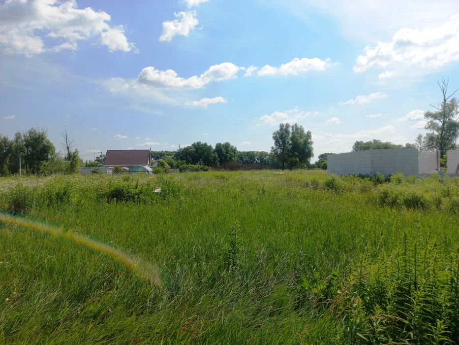 Ділянка під забудову 12 соток поруч із комунікаціями