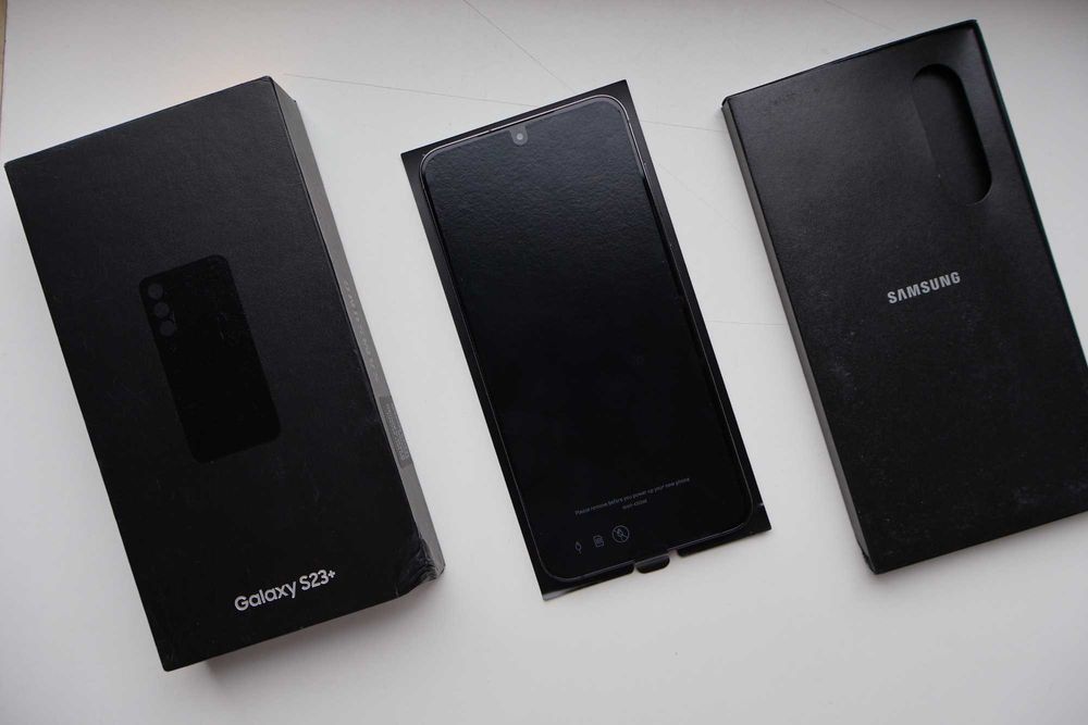 Новий Samsung Galaxy S23+ Plus 256Gb SM-G916U Phantom Black / Lavender