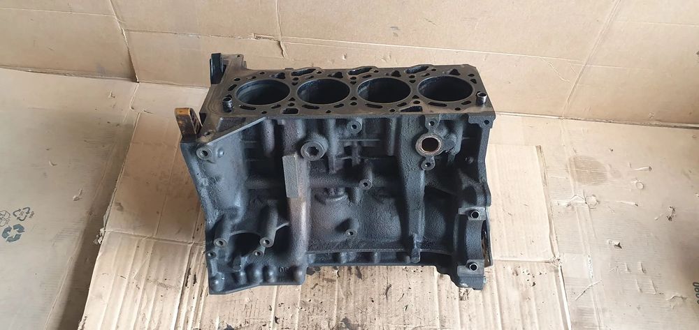 Silnik blok silnika słupek dół Fiat Ducato III Transit MK7 2.2 TDCI 6C1Q-6015-AD