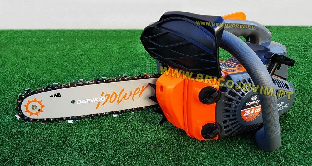 Motoserra de Poda DAEWOO - Motor 26cc + Luvas + Óculos - PROMOÇÃO
