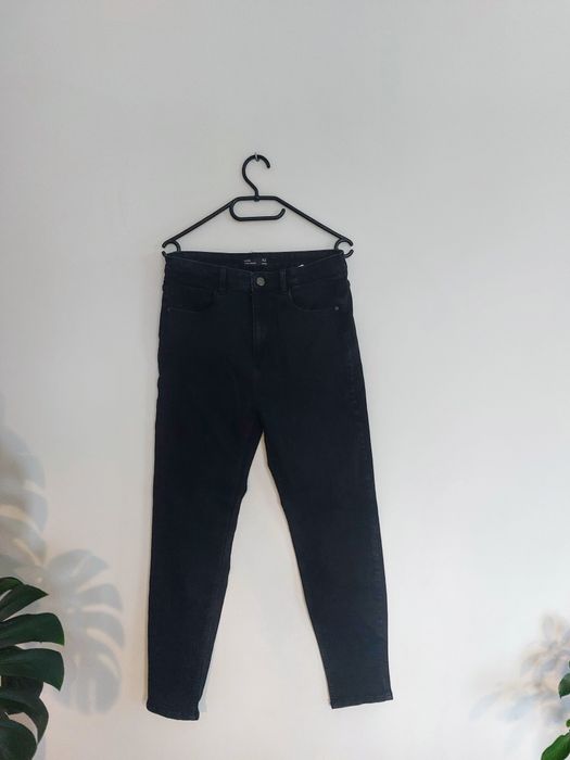 Spodnie jeansy super high waist. Sinsay.