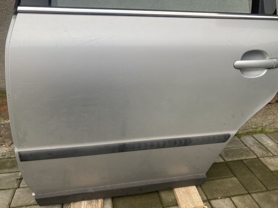 Drzwi Vw Passat b5 lewe tyl